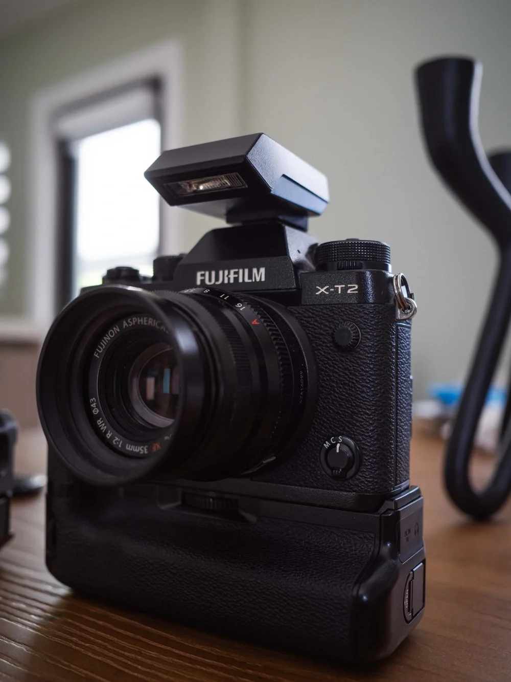 Fujifilm X-T2 Black Mirrorless Camera Kit Grip, 35mm Lens, Batteries & Chargers